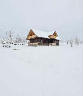 Nanesti Casa | Casa bunicilor din Oncești