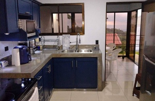 San Isidro Casa | Casa Buríos, acogedora casa en Alajuela a 20 minutos del Aeropuerto!
