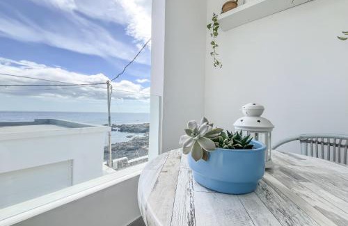 Punta Mujeres Apartamento | Casa Burgao 2 on the front line with seaview terrace