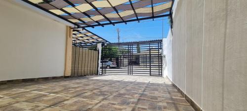 Municipio de Juárez Casa | Casa cómoda y completa con 2 camas king size y 1 cama twin