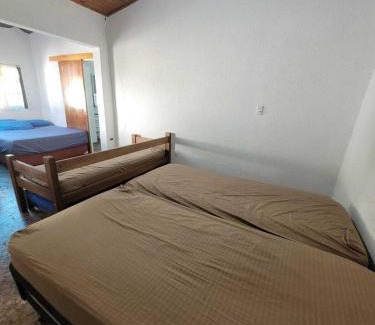 Raul Cury Casa | Casa c pisc, churrasq, pet friendly a 200m do mar