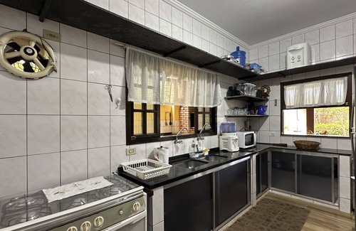 Jardim Capricornio Chalet De Esquí | Casa c piscina a 700m da Praia de Caraguatatuba/SP