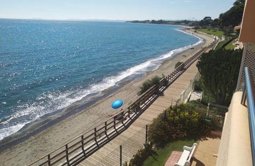 Nueva Milla de Oro Apartamento | Casa Cachita-En 1ª línea de playa