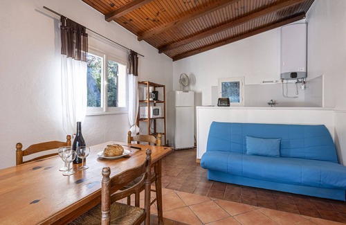 Santa Giulia Casa | Casa Cala Rossa by Interhome