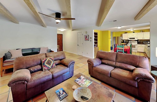 Santa Fe Casa | Casa Calabaza | Fenced Yard, Fire Pit