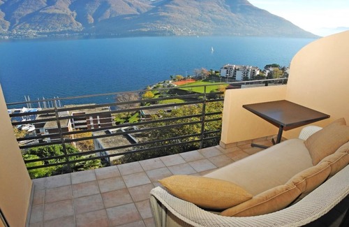 Brissago Apartamento | Bonito y acogedor apartamento de 1.5 habitaciones con balcón y galería para dormir.