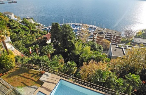 Brissago Apartamento | Bonito y acogedor apartamento de 1.5 habitaciones con balcón y galería para dormir.