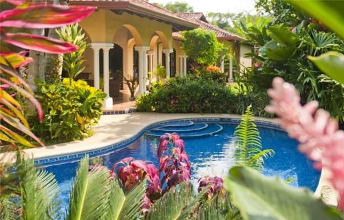 Jacó Apartamento | Casa Campana- Huge Luxury Villa at Los Suenos Resort