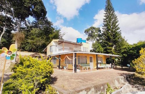 Anolaima Chalet De Esquí | Casa Campestre Encanto Rural