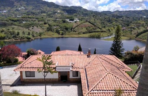 El Penol Casa | CASA CAMPESTRE MONTECARLO Guatapé- desayuno a pareja