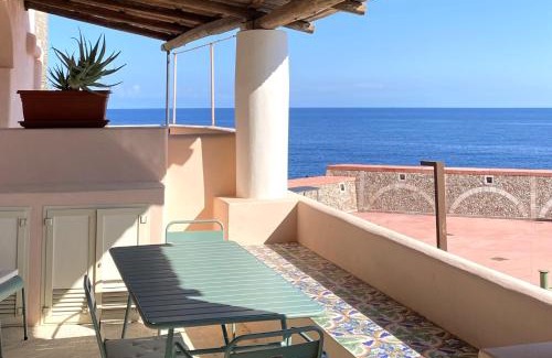 Malfa Apartamento | Casa Cappero - sul porto di Malfa