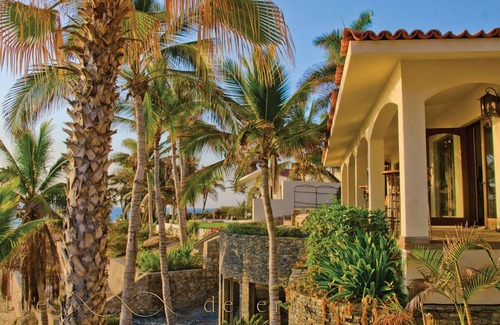 Marina Villa | Casa Captiva Summary: