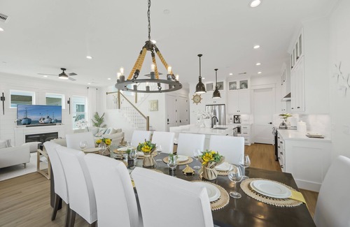 Galveston Casa | Casa Carapace l New 2023 Construction Luxe Home! Walk to beach! Sleeps 12