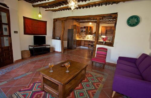 Bubion Apartamento | Casa Carole - 3 Bedroom Luxury Apartment
