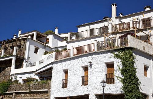 Bubion Apartamento | Casa Carole - 3 Bedroom Luxury Apartment