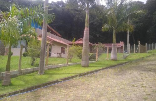 Bueno Brandao Casa | Casa Casoli - Perfeita para família e amigos