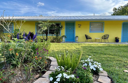 Palm City Casa | Casa Celeste. Fenced Back Yard. Close to Boat Ramp. Children and Dog Friendly.