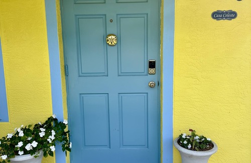 Palm City Casa | Casa Celeste. Fenced Back Yard. Close to Boat Ramp. Children and Dog Friendly.