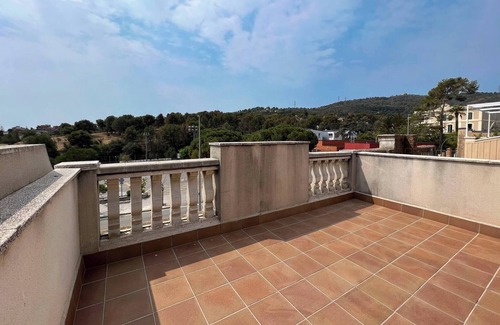 Marianao Casa | Casa cerca BCN, ideal empresas, 15min FiraBCN, A/C