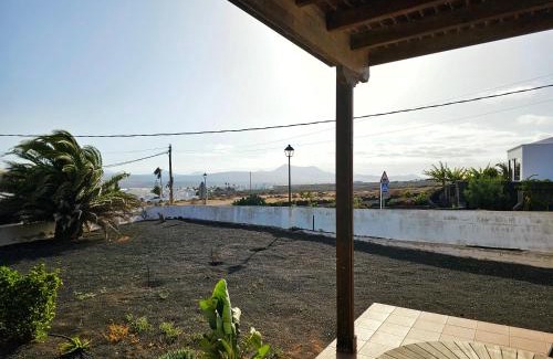 Nazaret Apartamento | Casa Cernícalo, Tranquilidad, Terraza y Ubicación Ideal para Explorar Lanzarote