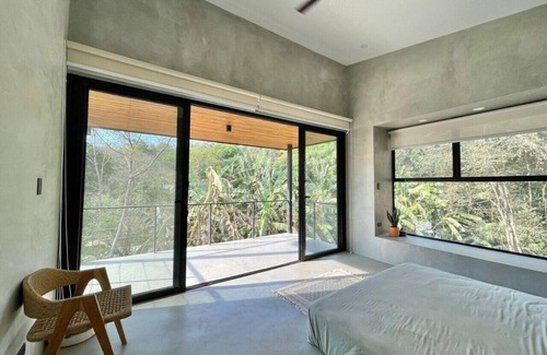Playa Hermosa Cóbano Villa | Casa Chinola, only a 5 minute walk to the beach