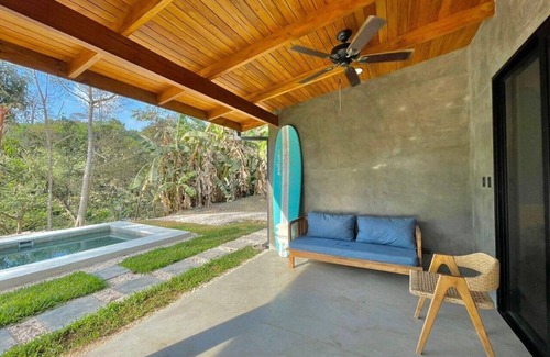 Playa Hermosa Cóbano Villa | Casa Chinola, only a 5 minute walk to the beach