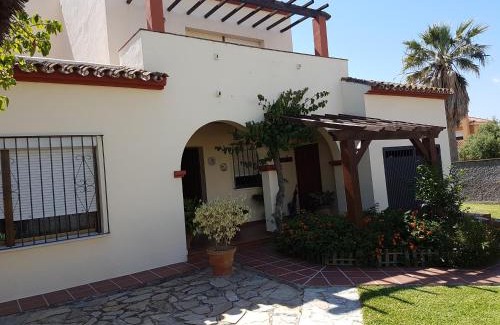 Los Barrios Casa | Casa Chalet Las Camelias