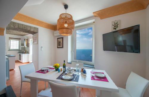Praiano Apartamento | Casa Cimino B - A Romantic Retreat Among the Stairs of Praiano