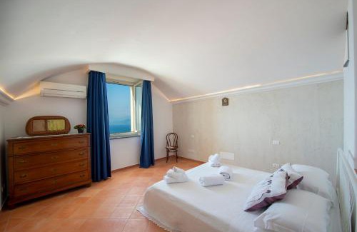 Praiano Apartamento | Casa Cimino B - A Romantic Retreat Among the Stairs of Praiano