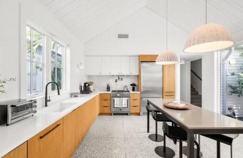 Historic Ybor Casa | Casa Cohiba - Ybor City Townhouse