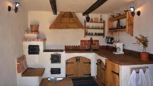 Ocna Sugatag Casa | Casa Colț din Maramureș - Old Traditional House