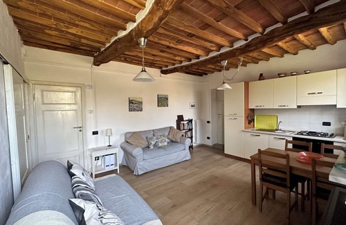 Cascine-La Croce Apartamento | Cortijo apartamento-jardín, la ubicación del pueblo, vistas a la montaña, Inglés hablado