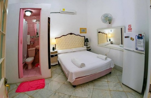 Centro Havana Casa | Casa Colonial Abogados Leonardo y Angela