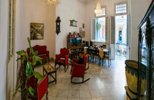 Centro Havana Casa | Casa Colonial Abogados Leonardo y Angela