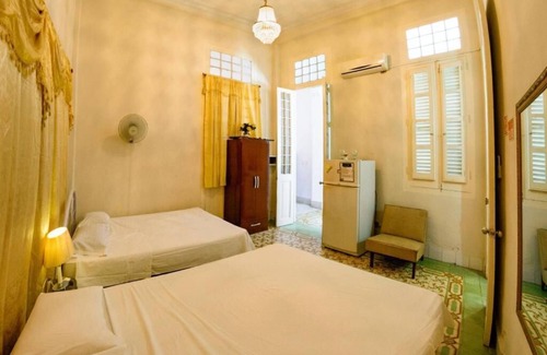 Centro Havana Casa | Casa Colonial Abogados Leonardo y Angela