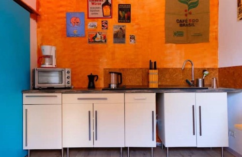 Kostheim Apartamento | Casa Colore with Garden and Courtyard