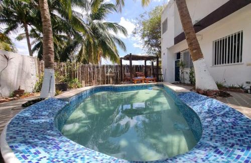 Chuburná Puerto Apartamento | Casa Columpios, con alberca a pasos de la playa