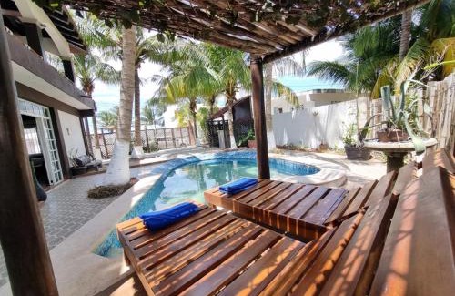 Chuburná Puerto Apartamento | Casa Columpios, con alberca a pasos de la playa