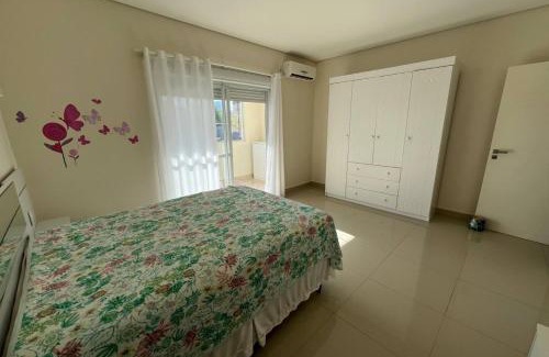Lagoa Pequena Casa | Casa com 4 quartos com piscina próximo da praia do campeche