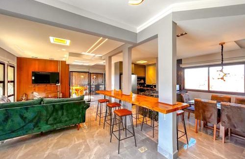 Recanto Araucaria Casa | Casa com 4 Suites, Jacuzzi e Lareira Externa