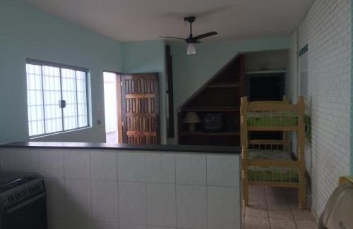Bairro da Enseada Casa | Casa com Amplo quintal no Canto do Mar