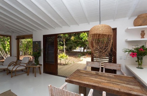 Curuipe Casa | Casa com deck no jardim a 300m da Praia do Espelho