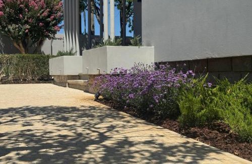 Faulha Casa | Casa com jardim perto da praia