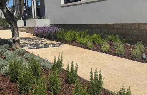 Faulha Casa | Casa com jardim perto da praia