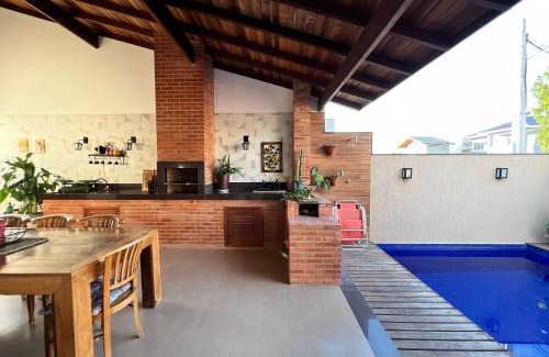 Sao Pedro da Aldeia Villa | Casa com Piscina, Churrasqueira e Garagem Privativa