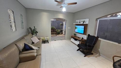 Jardim Centenario Casa | Casa com Piscina - Churrasqueira - 80m da Praia