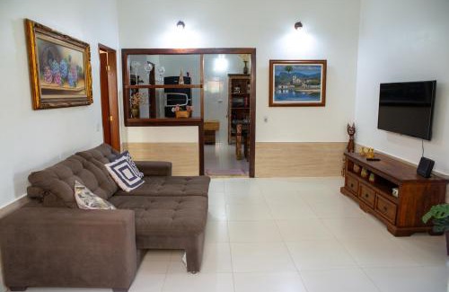 Mambucaba Casa | Casa com Piscina e Churrasqueira no Pantanal