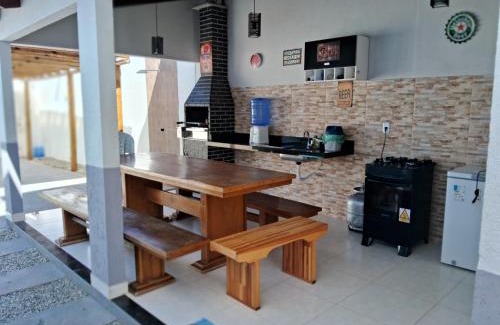 Prado Casa | Casa com piscina e espaço gourmet a 30m da praia!