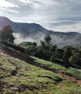 Baependi Casa | Casa com Varanda na Natureza
