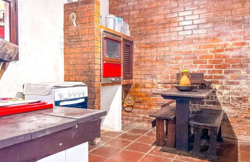 Mangaratiba Casa | Casa com Wi-Fi à beira-mar na Ilha de Itacuruçá/RJ